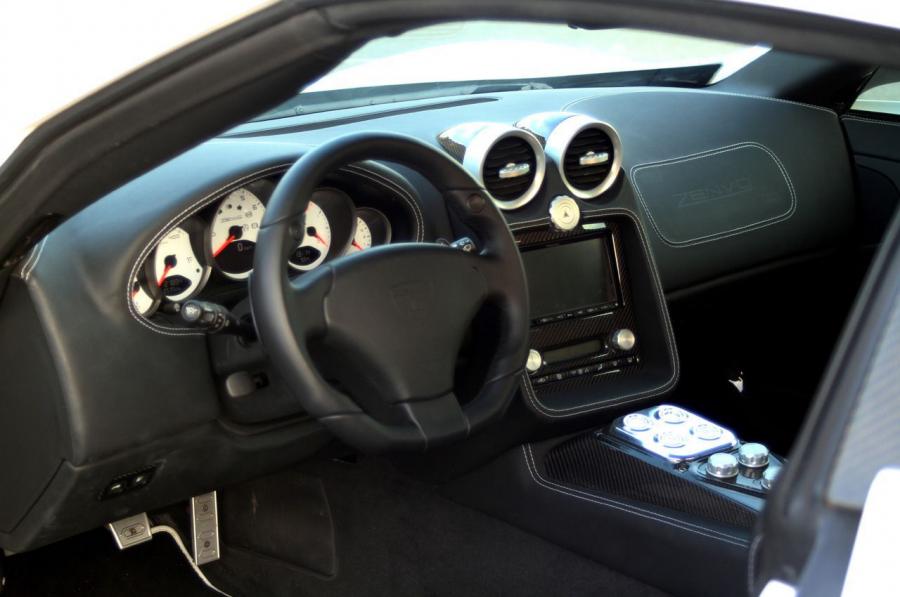 Интерьер Zenvo ST1 2009 года  (фото 50 из 75)